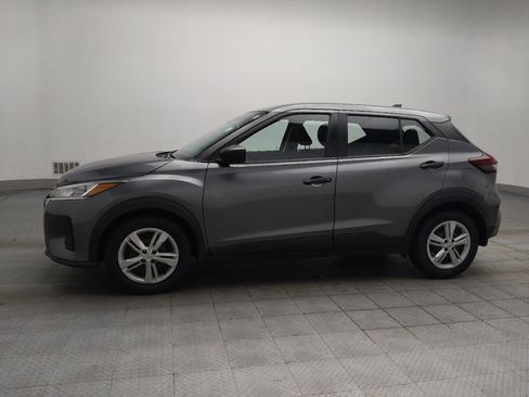 Used 2022 Nissan Kicks S FWD image 2