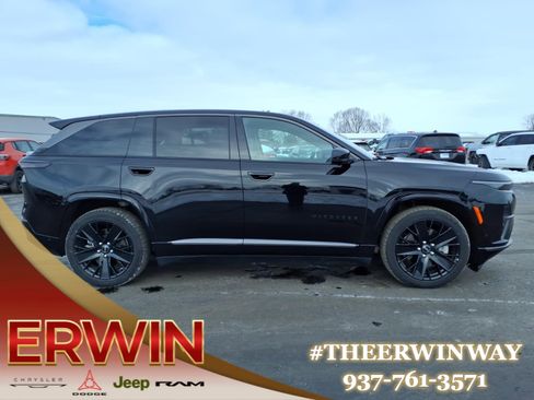 Used 2024 Jeep Wagoneer Launch Edition image 8