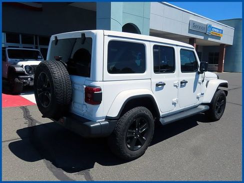 Used 2021 Jeep Wrangler Unlimited Sahara AWD/4WD image 7