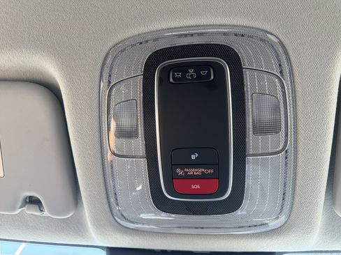 Used 2025 Hyundai Kona SEL AWD/4WD image 30