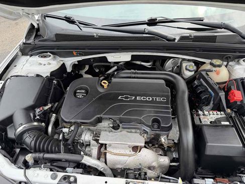 Used 2017 Chevrolet Malibu LT FWD image 21