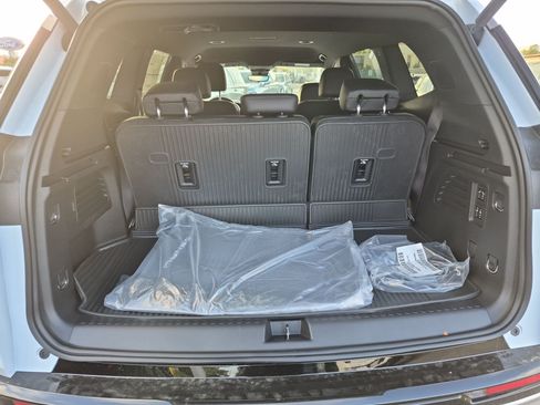 New 2026 GMC Acadia Denali w/ Super Cruise Package FWD image 28