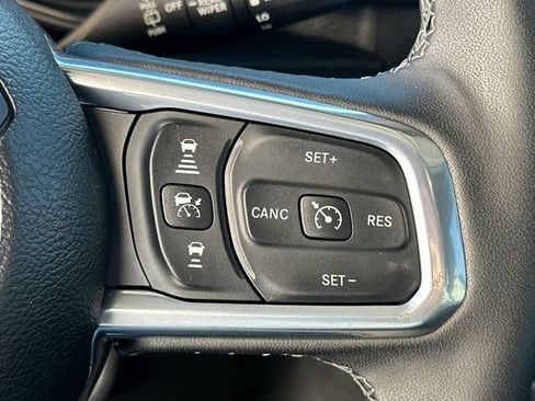 Used 2025 Jeep Wrangler Sahara 4xe image 31