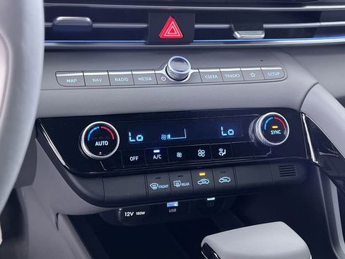 New 2025 Hyundai Elantra SEL image 20