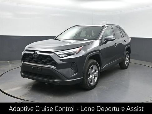 Used 2025 Toyota RAV4 XLE AWD/4WD image 1