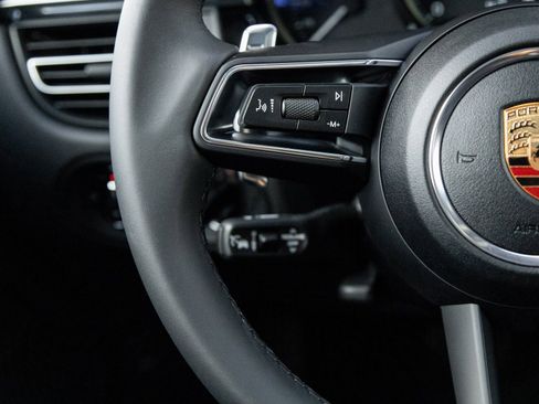 Certified 2026 Porsche Macan image 15