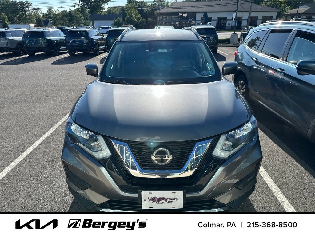 Used 2019 Nissan Rogue SV w/ Premium Package AWD/4WD image 2