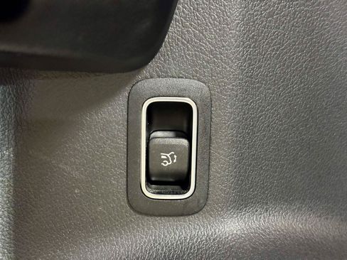 Used 2023 Mercedes-Benz EQB 300 4MATIC w/ Exclusive Package image 16