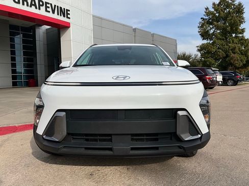Used 2025 Hyundai Kona SEL image 4