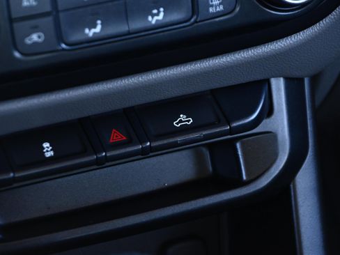 Used 2017 GMC Canyon 2WD Crew Cab w/ Convenience Package image 19