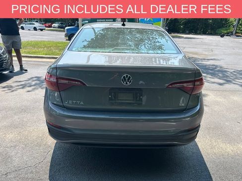 Used 2024 Volkswagen Jetta SE FWD image 7
