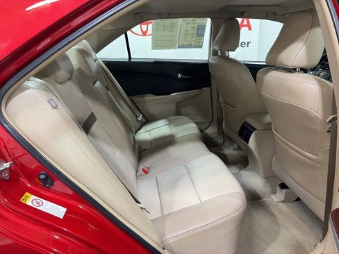 Used 2014 Toyota Camry XLE w/ Leather Package FWD image 16