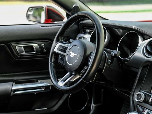 Used 2019 Ford Mustang Premium RWD image 15