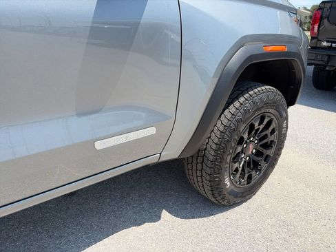 New 2026 GMC Canyon Elevation w/ Technology Package RWD image 34