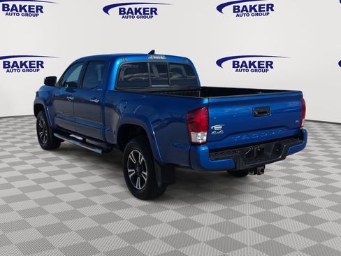 Used 2016 Toyota Tacoma Limited image 7