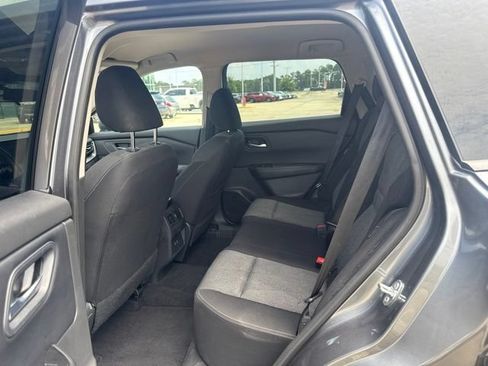 Used 2025 Nissan Rogue SV FWD image 17