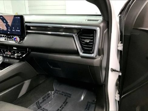 Used 2024 GMC Canyon Elevation w/ Convenience Package AWD/4WD image 19