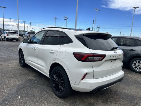 Used 2023 Ford Escape ST-Line Elite w/ Premium Technology Package AWD/4WD image 3