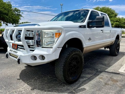 Used 2011 Ford F250 Lariat w/ Lariat Interior Pkg AWD/4WD image 7