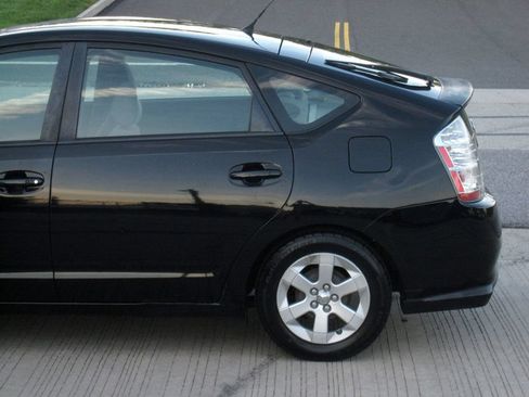 Used 2009 Toyota Prius Touring FWD image 8