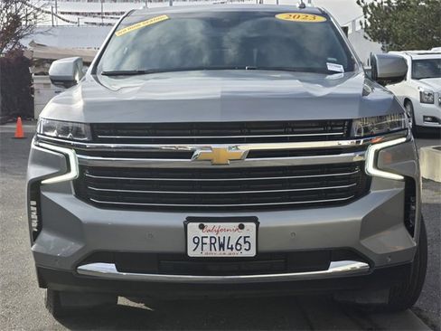Used 2023 Chevrolet Suburban LT image 2