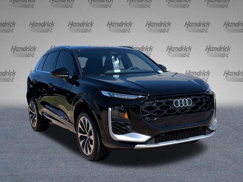 Used 2026 Audi Q3 quattro 2.0T AWD/4WD image 2