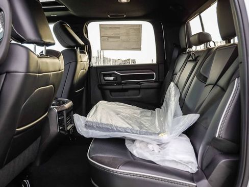 New 2026 RAM 2500 Laramie AWD/4WD image 23