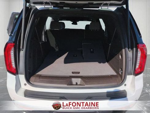 Used 2023 GMC Yukon SLT w/ SLT Luxury Package AWD/4WD image 32