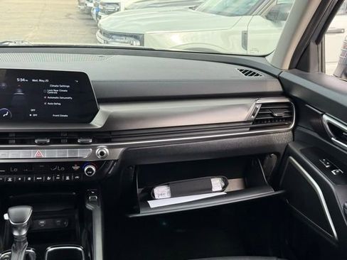 Used 2025 Kia Telluride S FWD image 30