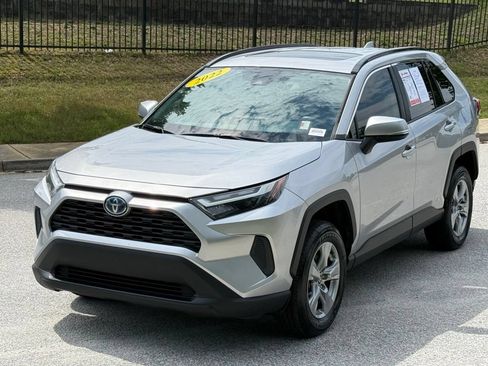 Used 2022 Toyota RAV4 XLE w/ Convenience Package AWD/4WD image 7