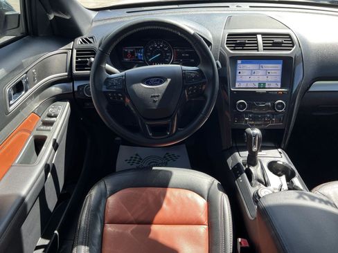 Used 2019 Ford Explorer XLT w/ Equipment Group 202A AWD/4WD image 22