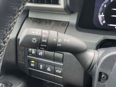 Used 2024 Toyota Tacoma Limited w/ Limited Package (LT) AWD/4WD image 13