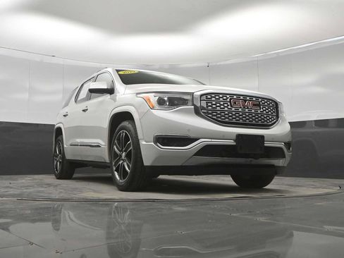 Used 2019 GMC Acadia Denali w/ Technology Package AWD/4WD image 26