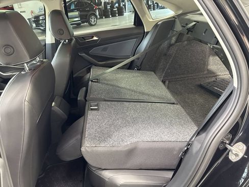Used 2025 Volkswagen Jetta SE FWD image 39