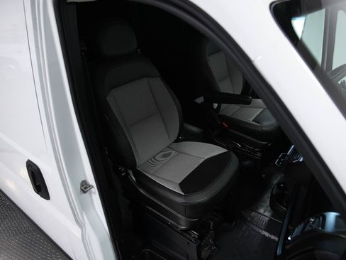 Used 2025 RAM ProMaster 2500 w/ Convenience Group FWD image 22