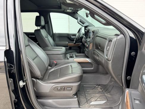 Used 2019 Chevrolet Silverado 1500 High Country w/ Technology Package AWD/4WD image 15
