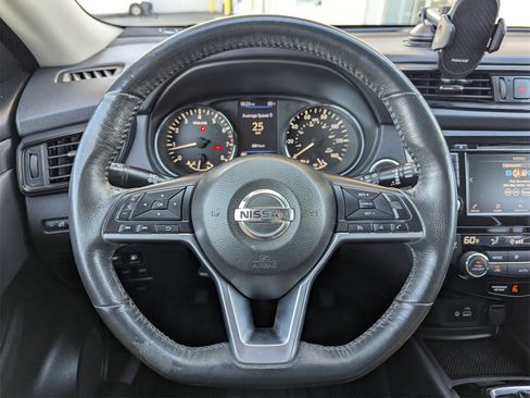 Used 2018 Nissan Rogue SV image 20