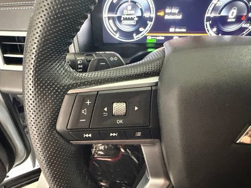 Used 2023 Mitsubishi Outlander SE AWD/4WD image 44