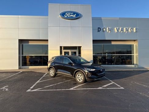 Used 2023 Ford Escape Active w/ Tech Pack #2 image 1