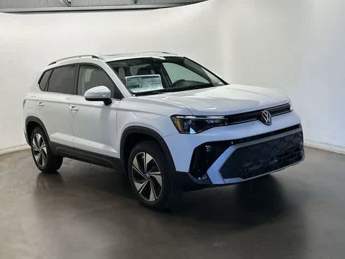 New 2026 Volkswagen Taos SE AWD/4WD image 28