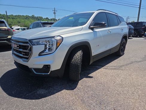 Used 2022 GMC Terrain AT4 AWD/4WD image 3