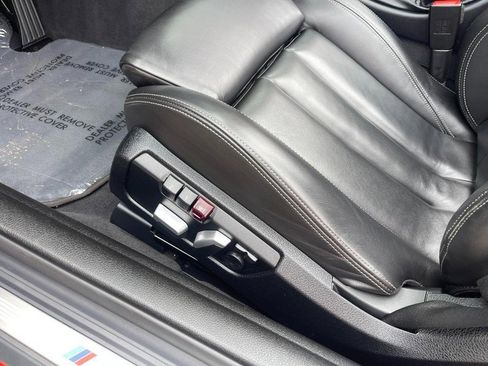 Used 2018 BMW M4 Convertible image 17