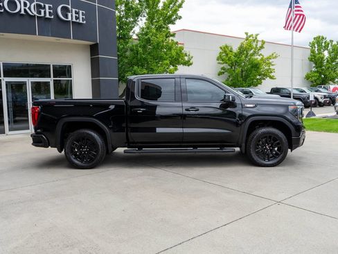 Used 2024 GMC Sierra 1500 Elevation w/ Elevation Premium Package AWD/4WD image 8