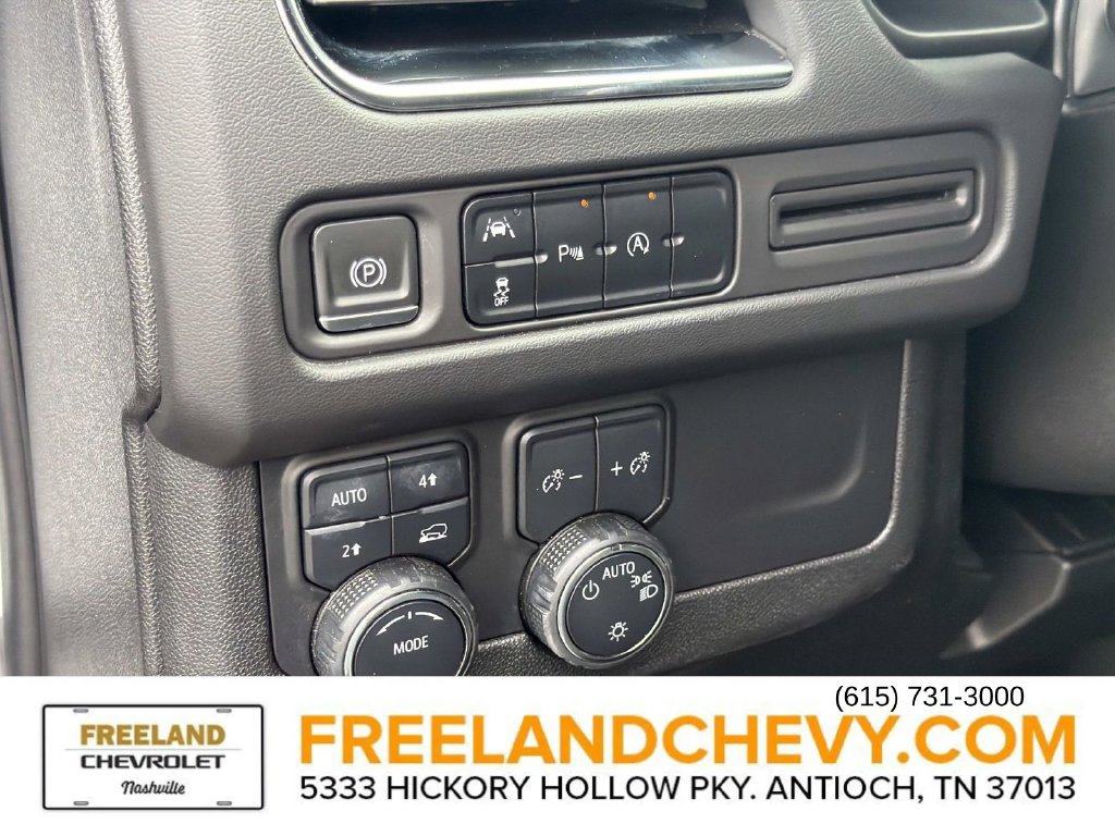 Used 2024 Chevrolet Suburban LT AWD/4WD image 28