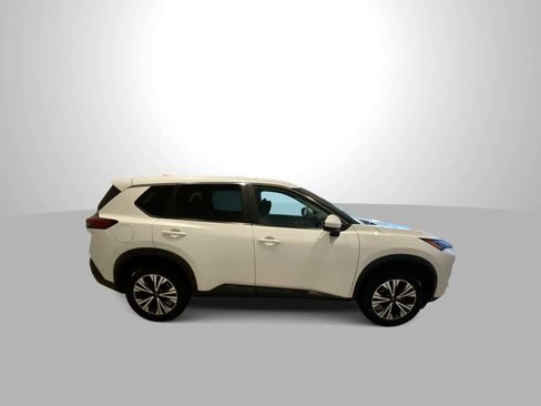 Used 2023 Nissan Rogue SV image 9