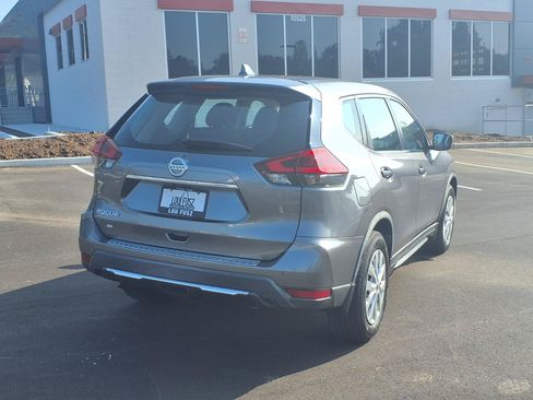 Used 2018 Nissan Rogue S FWD image 4