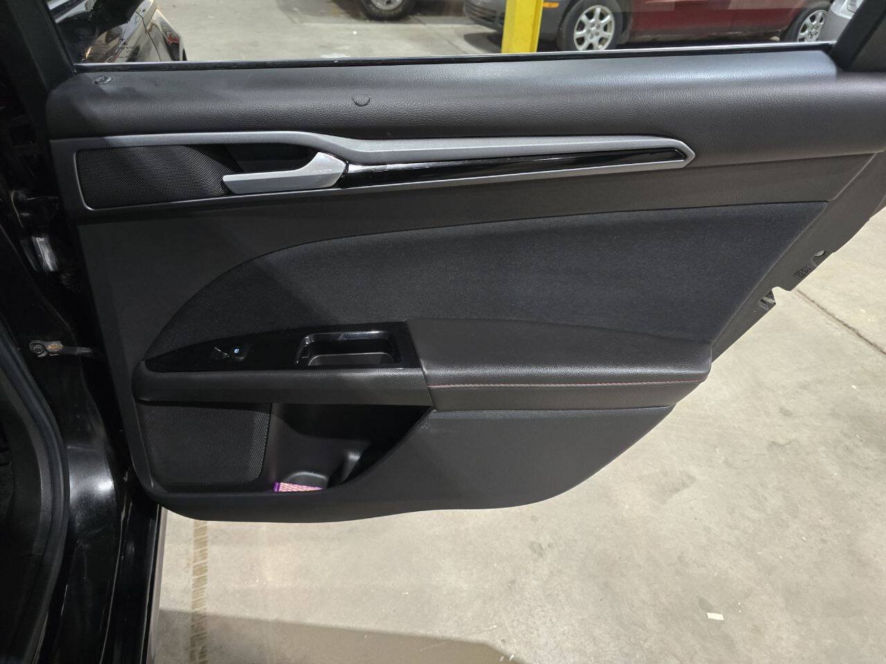 Used 2013 Ford Fusion SE FWD image 28