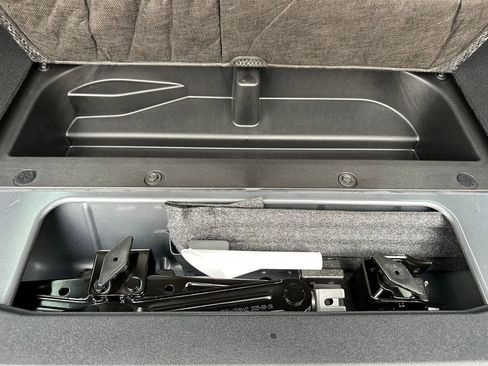 New 2025 Ford Bronco Badlands image 51