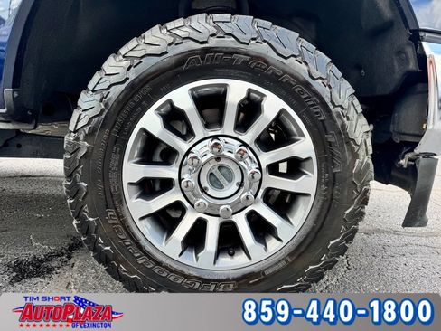 Used 2022 Ford F250 Lariat w/ Lariat Ultimate Package AWD/4WD image 23