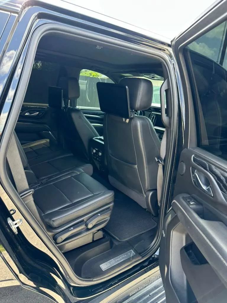 Used 2021 GMC Yukon Denali w/ Denali Ultimate Package AWD/4WD image 11
